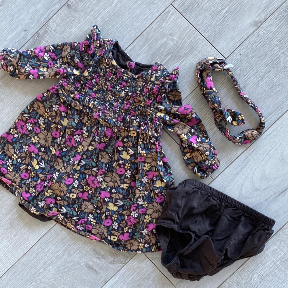Baby GAP long sleeve dress set 3-6 mos
